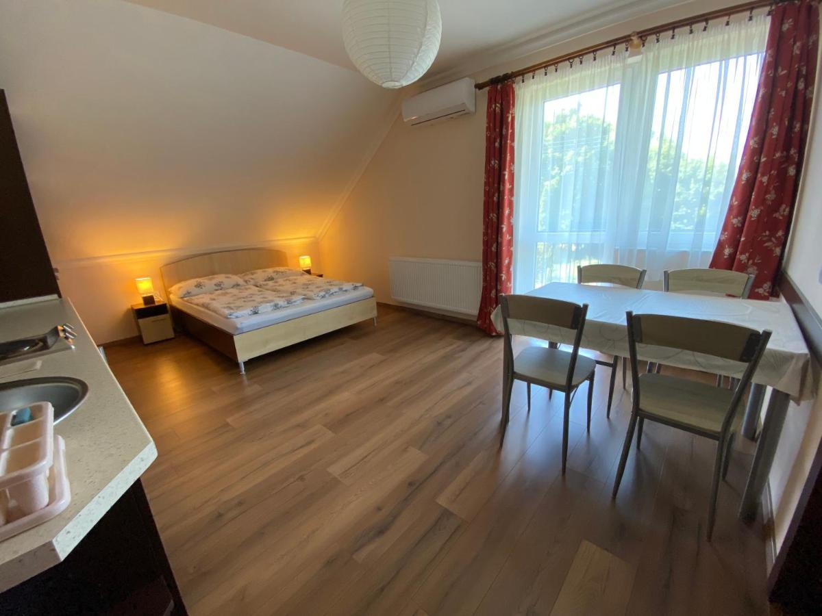 Appartamento Magyar Apartman Iii. Hajdúszoboszló Esterno foto